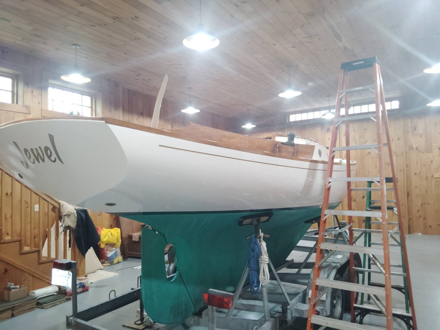 Jewel boat stern after professional detailing